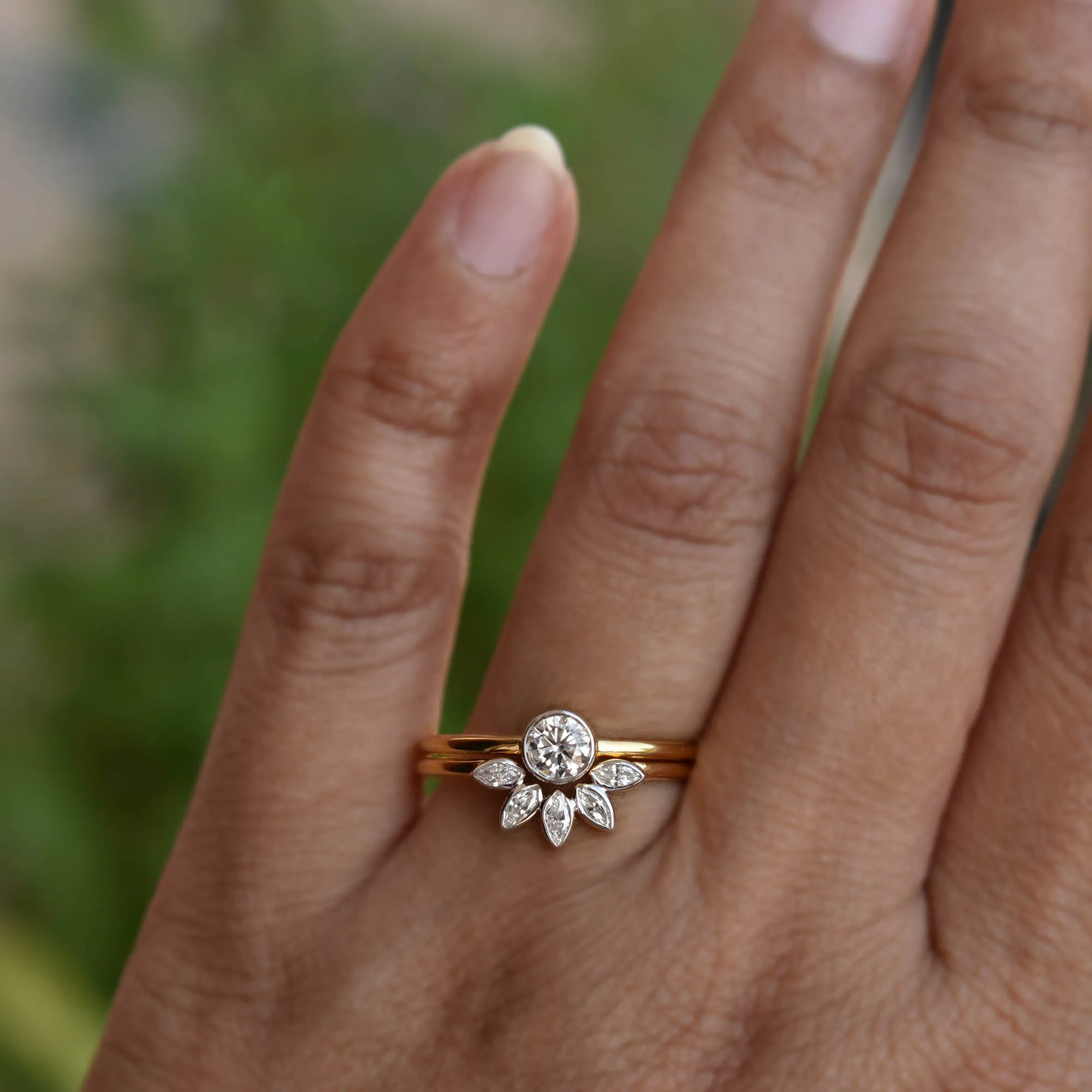0.30Ct Round Solitaire Sunburst Ring Set
