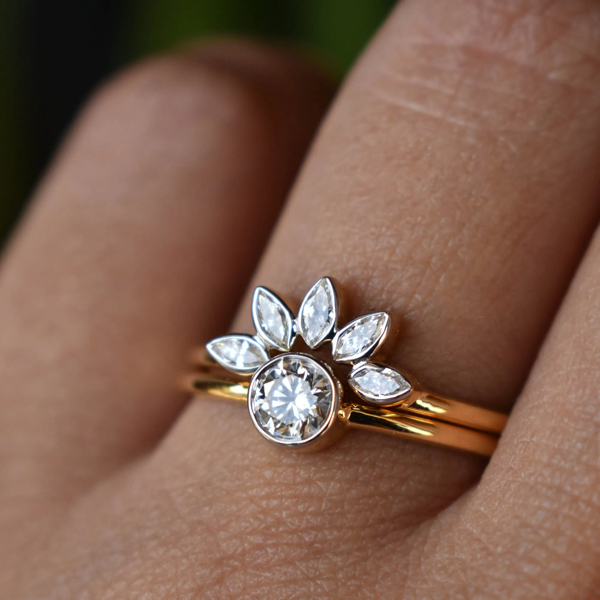 0.30Ct Round Solitaire Sunburst Ring Set