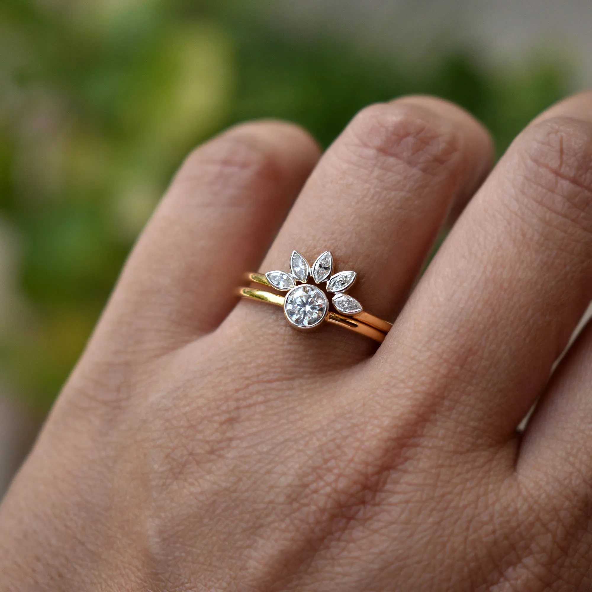 0.30Ct Round Solitaire Sunburst Ring Set