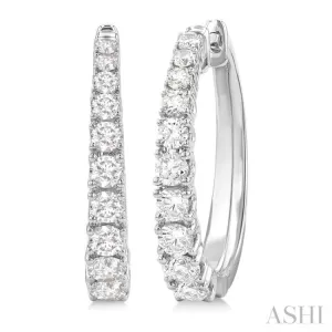 1 1/2 ctw Graduated Round Cut Diamond Fashion Hoop Earrings in 14K White Gold