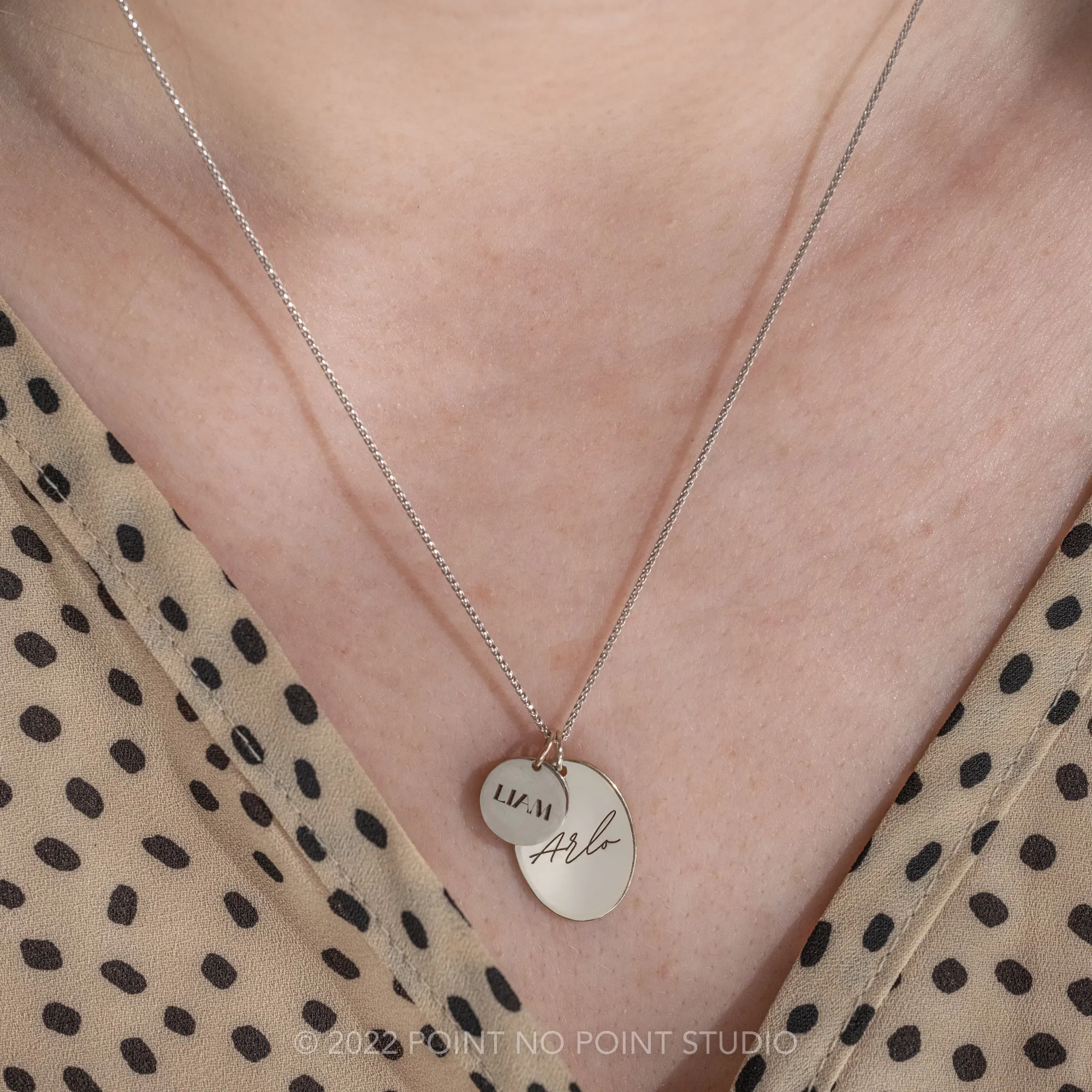 14k Gold Engraved Oriole Single Name Large Oval Charm