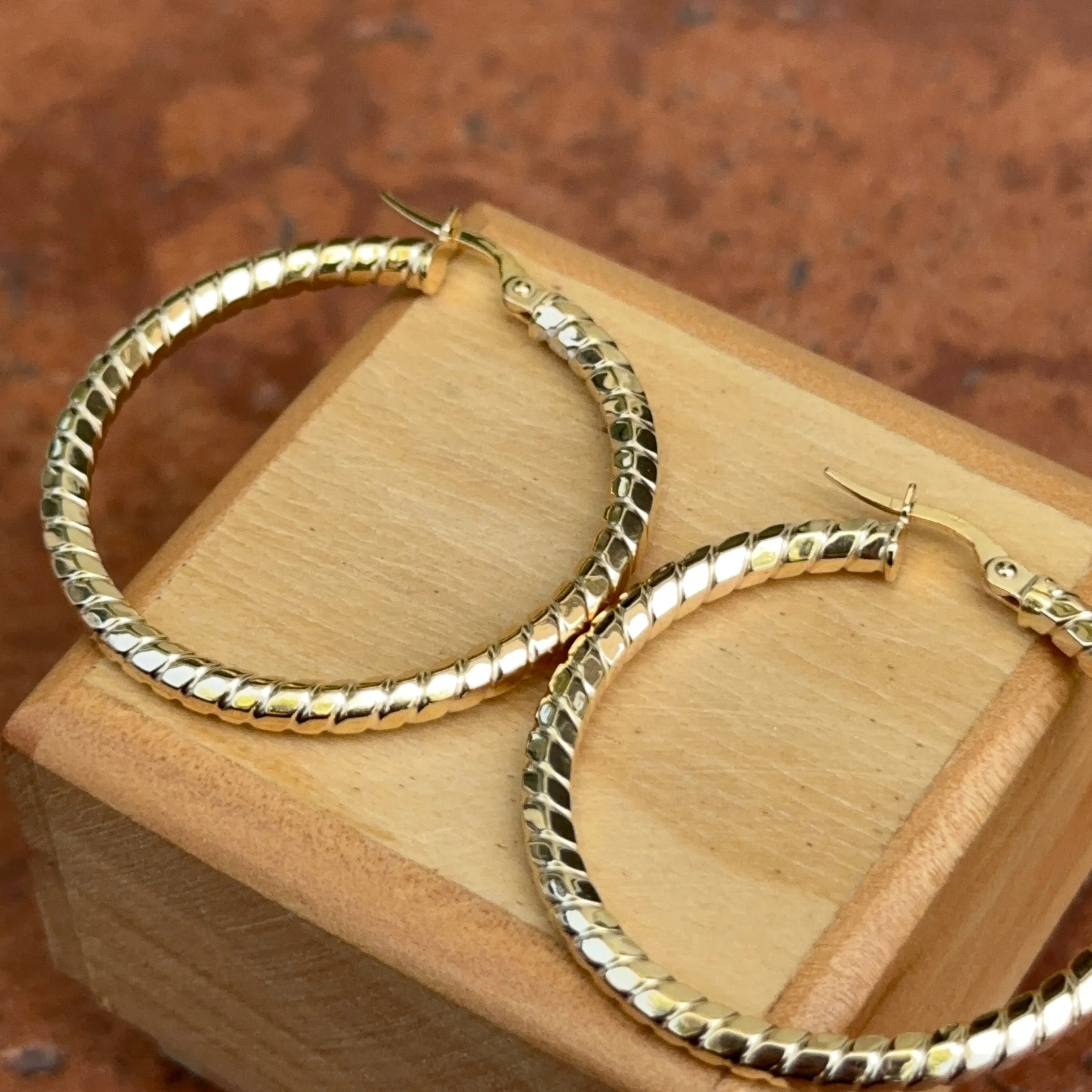14KT Yellow Gold Notched Tube Round Hoop Earrings 35mm