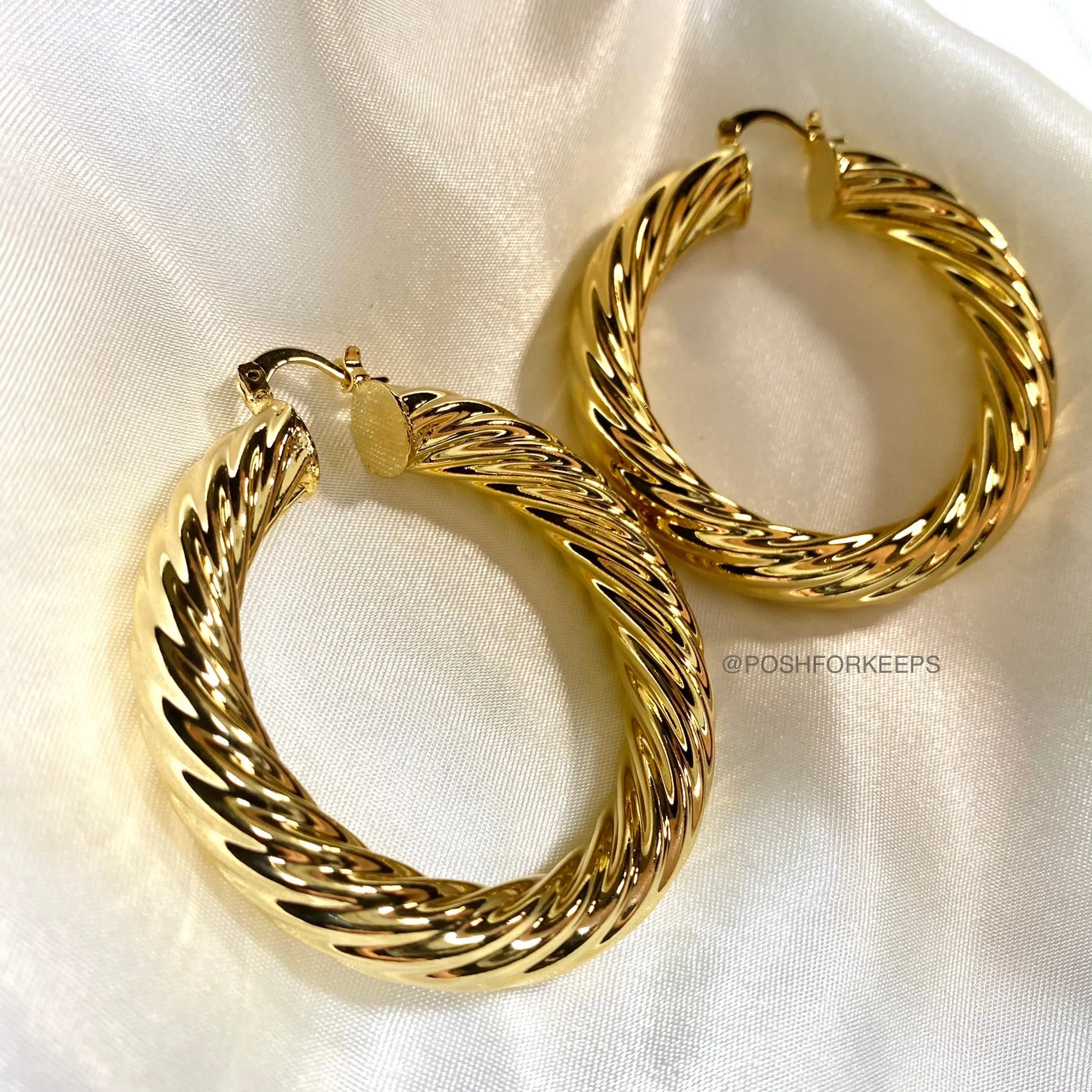 18K GOLD GIA TWIST HOOPS