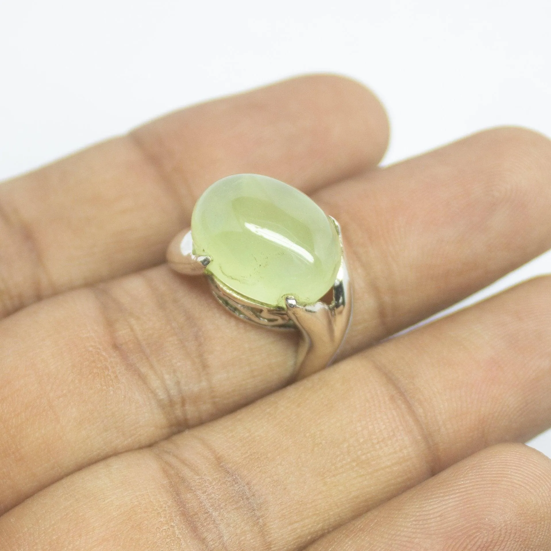 5.8g, Handmade Natural Prehnite Oval Cabochon 925 Sterling Silver Ring
