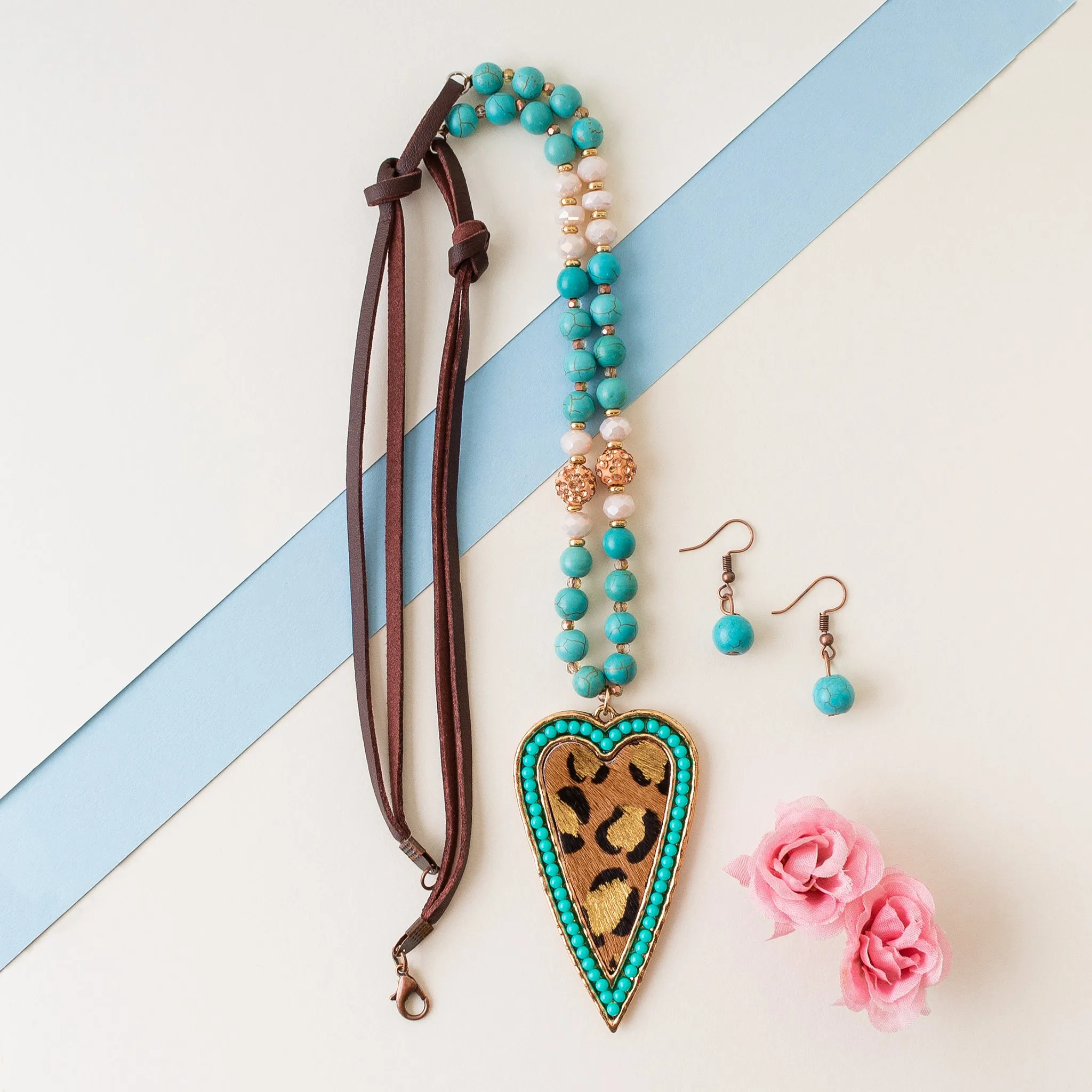 72739 - Beaded Leopard Heart Necklace - Turquoise