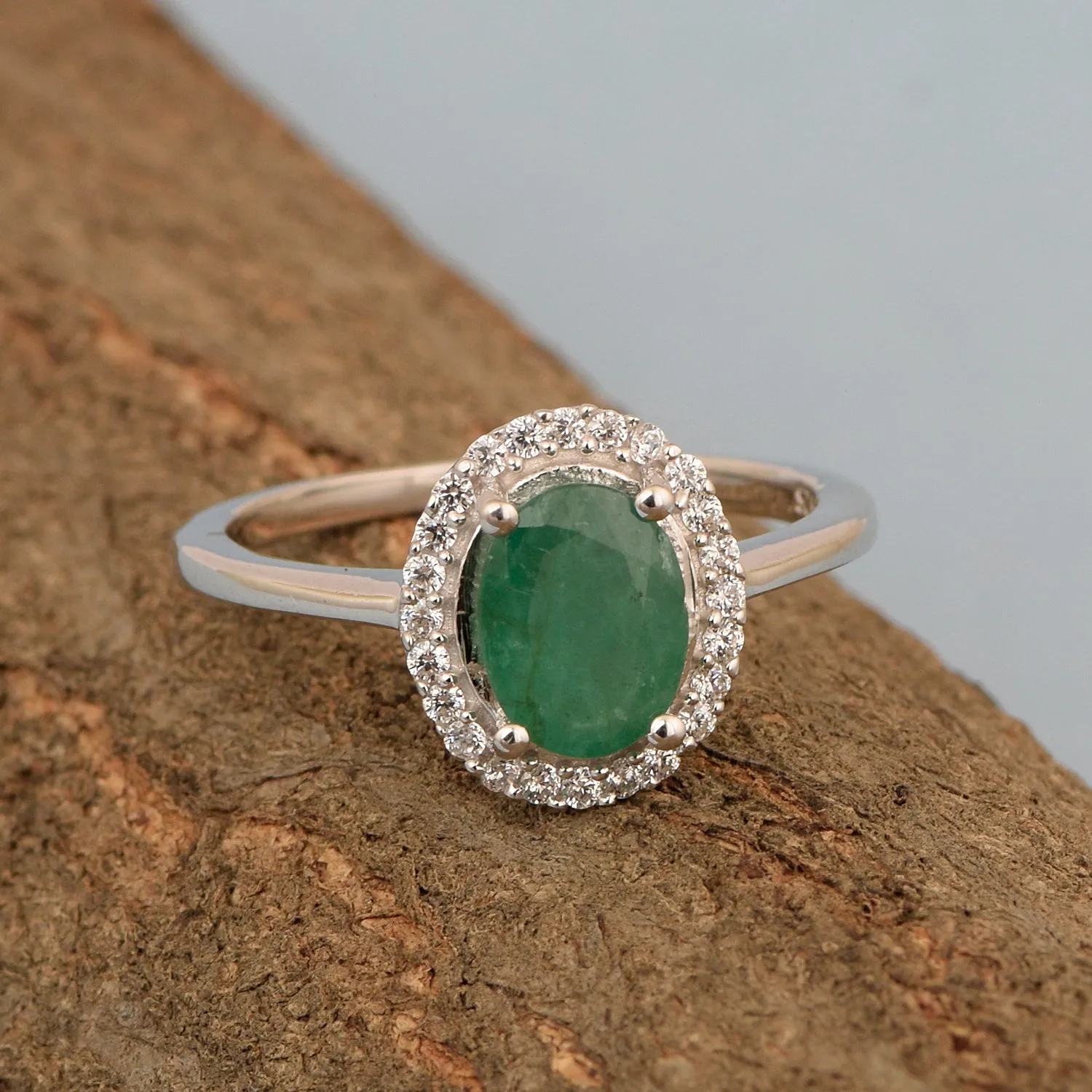 925 Sterling Silver 1.75 Ctw Oval Emerald & White Accents Women Ring