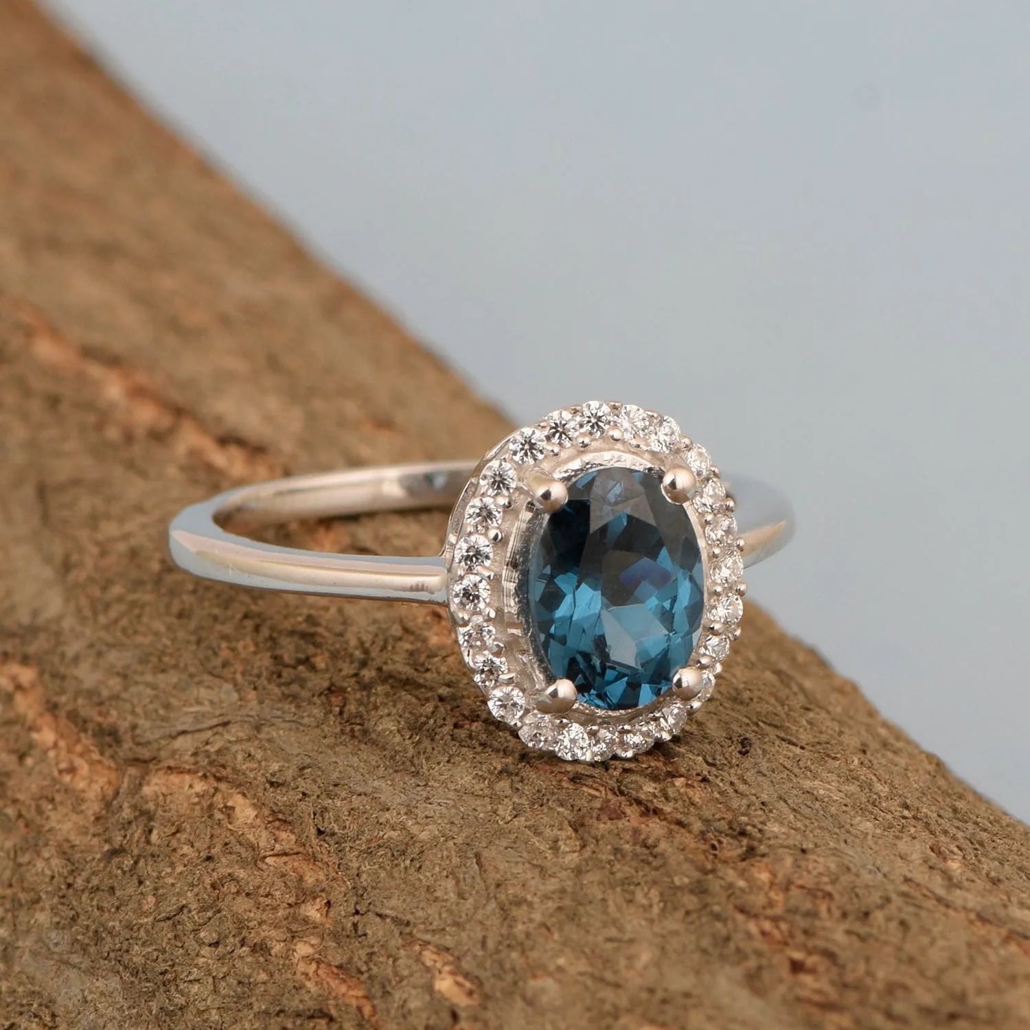 925 Sterling Silver 1.75 Ctw Oval London Blue Topaz & White Accents Women Ring