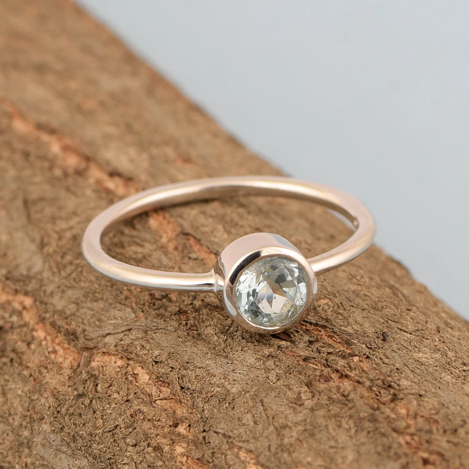 925 Sterling Silver Round 5mm 0.30 Ctw Aquamarine Women Engagement Ring