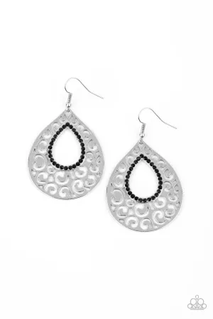 Airy Applique Black
Earrings Paparazzi