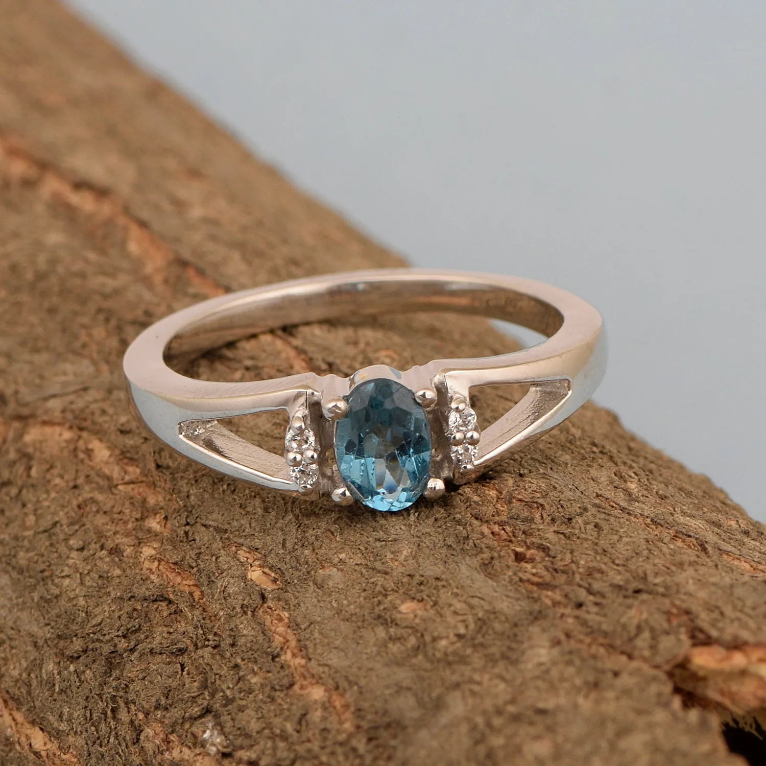 Classic Oval 6X4 MM Swiss Blue Topaz Solitaire Engagement 925 Sterling Silver Rings for Women
