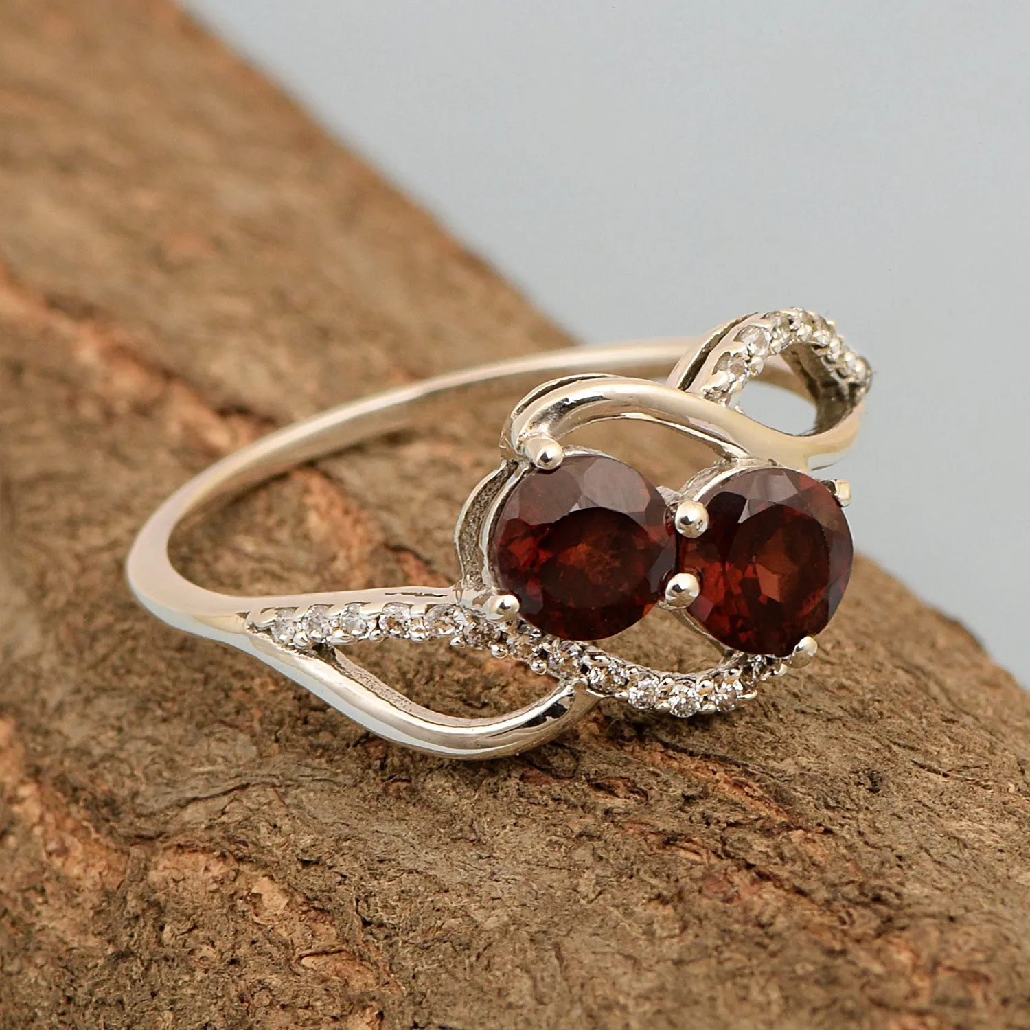 Cocktail 925 Sterling Silver Dual Round Stone 5MM Garnet Love Ring