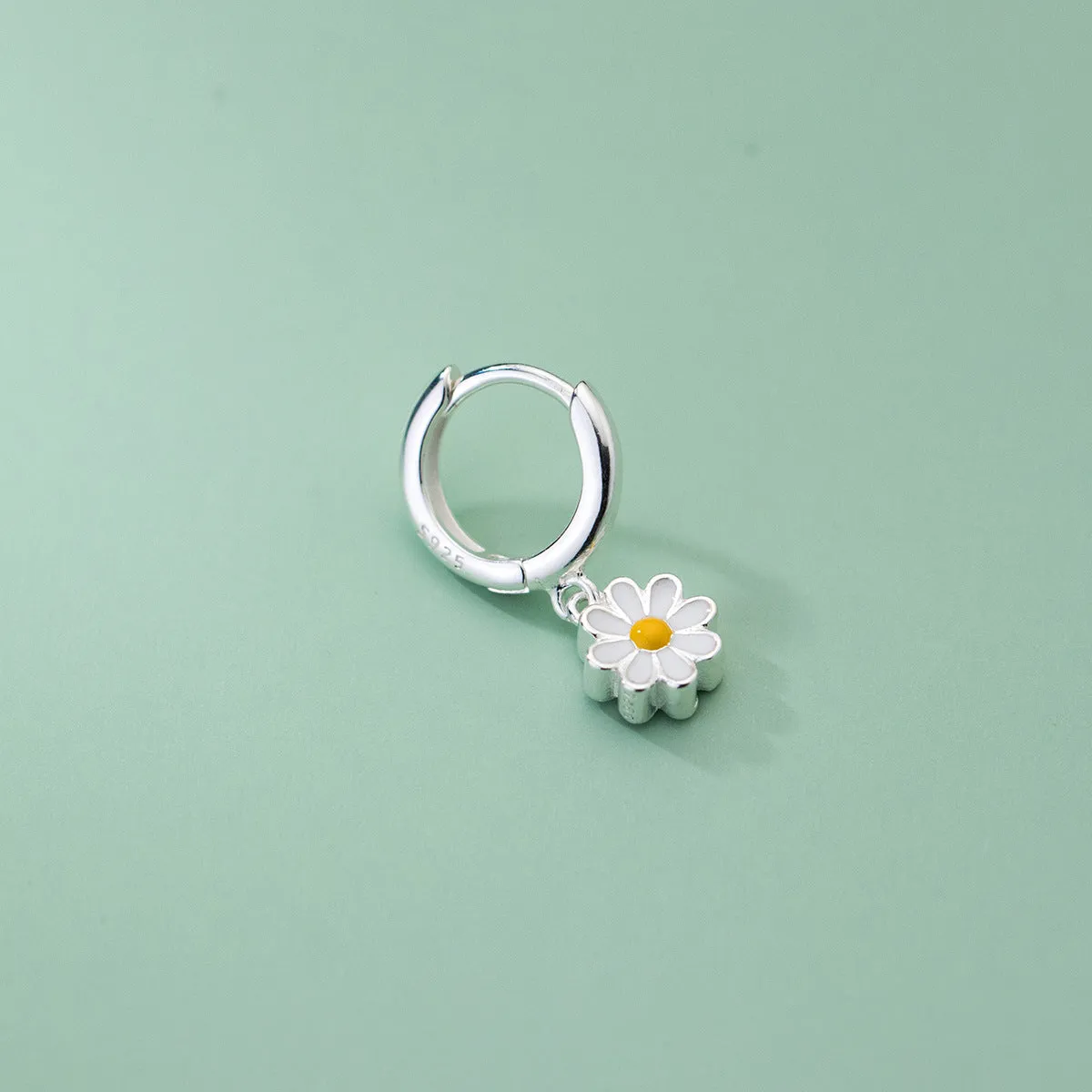 Daisy Flower Huggie earrings-SH061