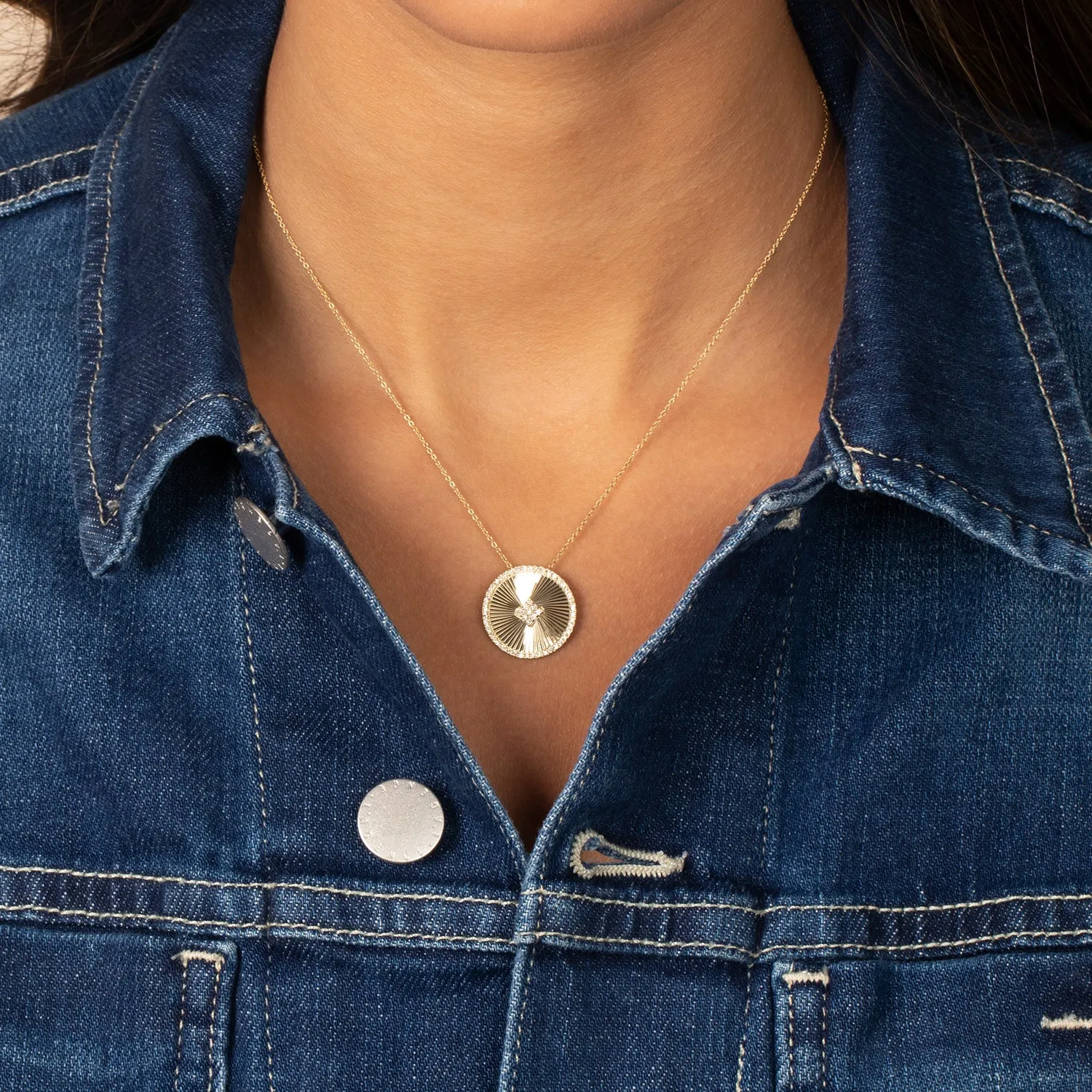 Diamond Pave Accented Ridged Disc Pendant Necklace 14K