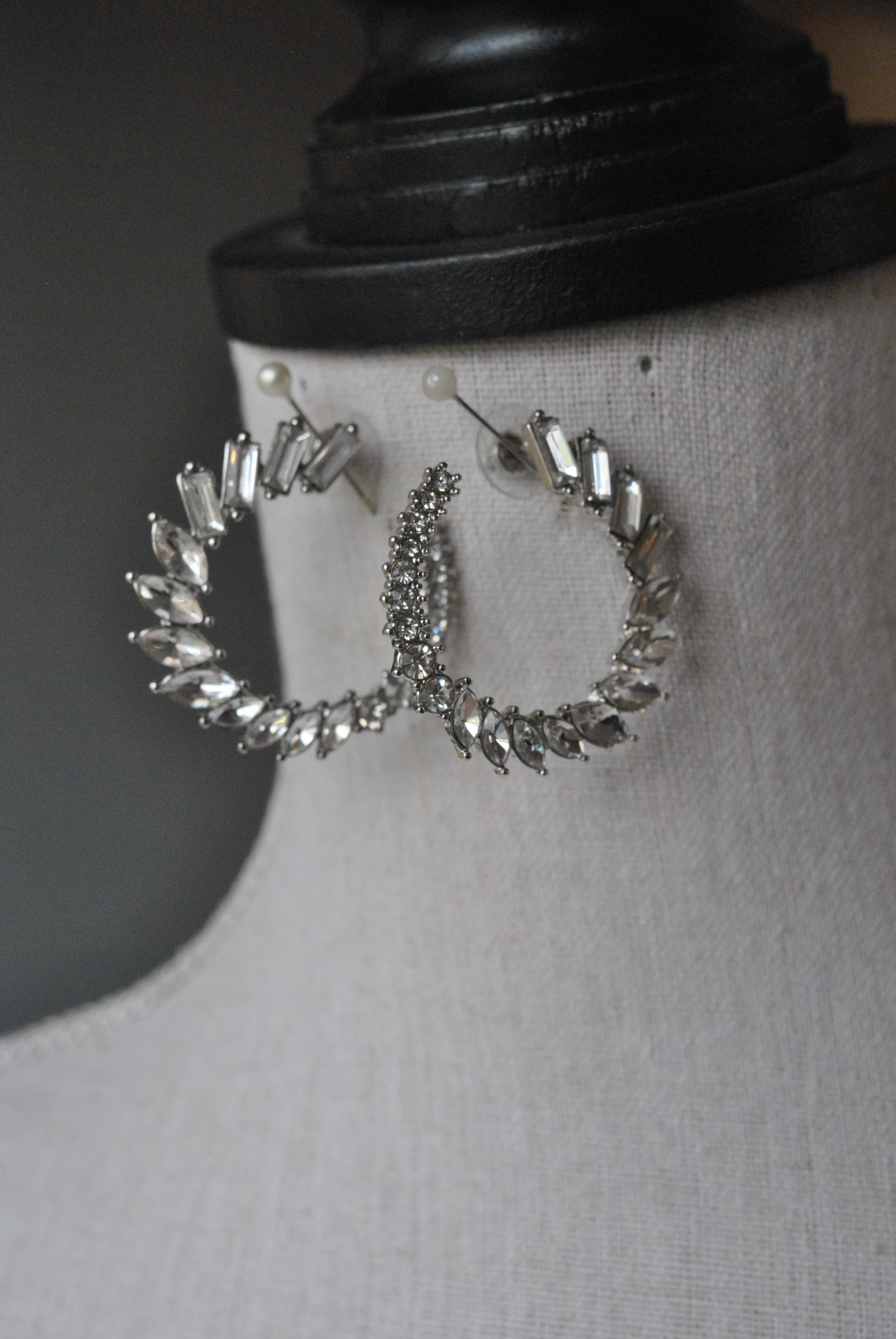 FASHION COLLECTION - CLEAR CRYSTALS EARRINGS