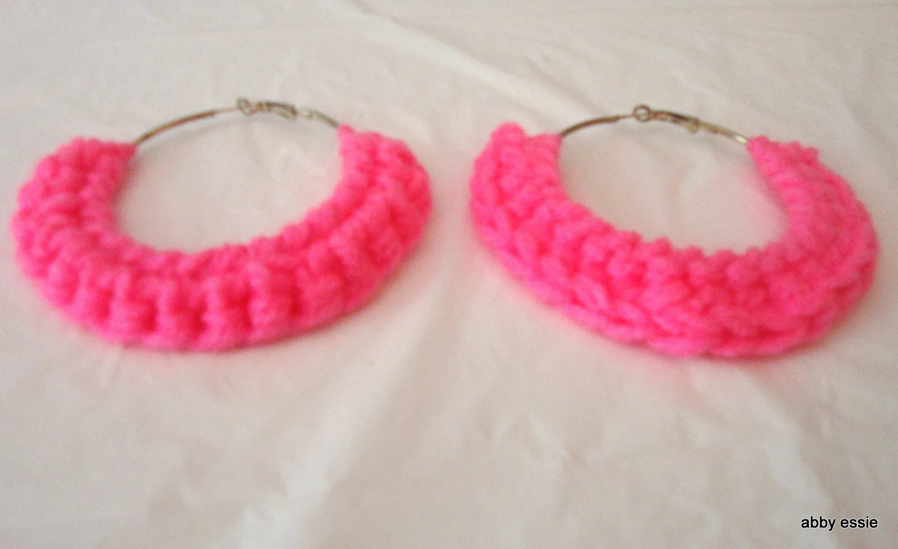 HANDMADE COTTON CANDY PINK CROCHET HOOP EARRINGS METAL CLOSURE HOOP