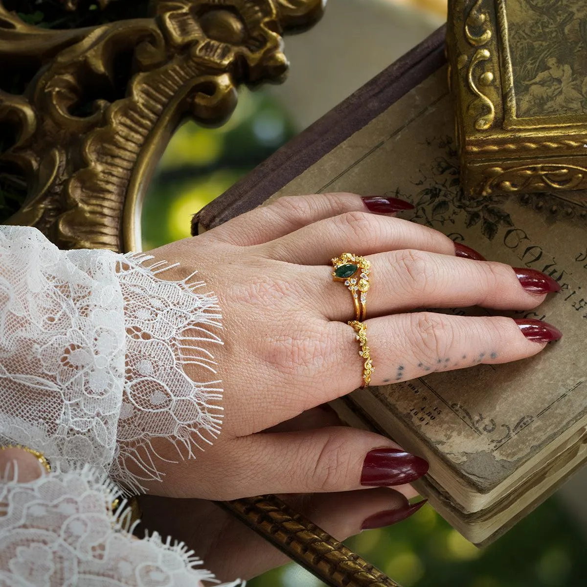 Hydrangea Floral Contour Ring