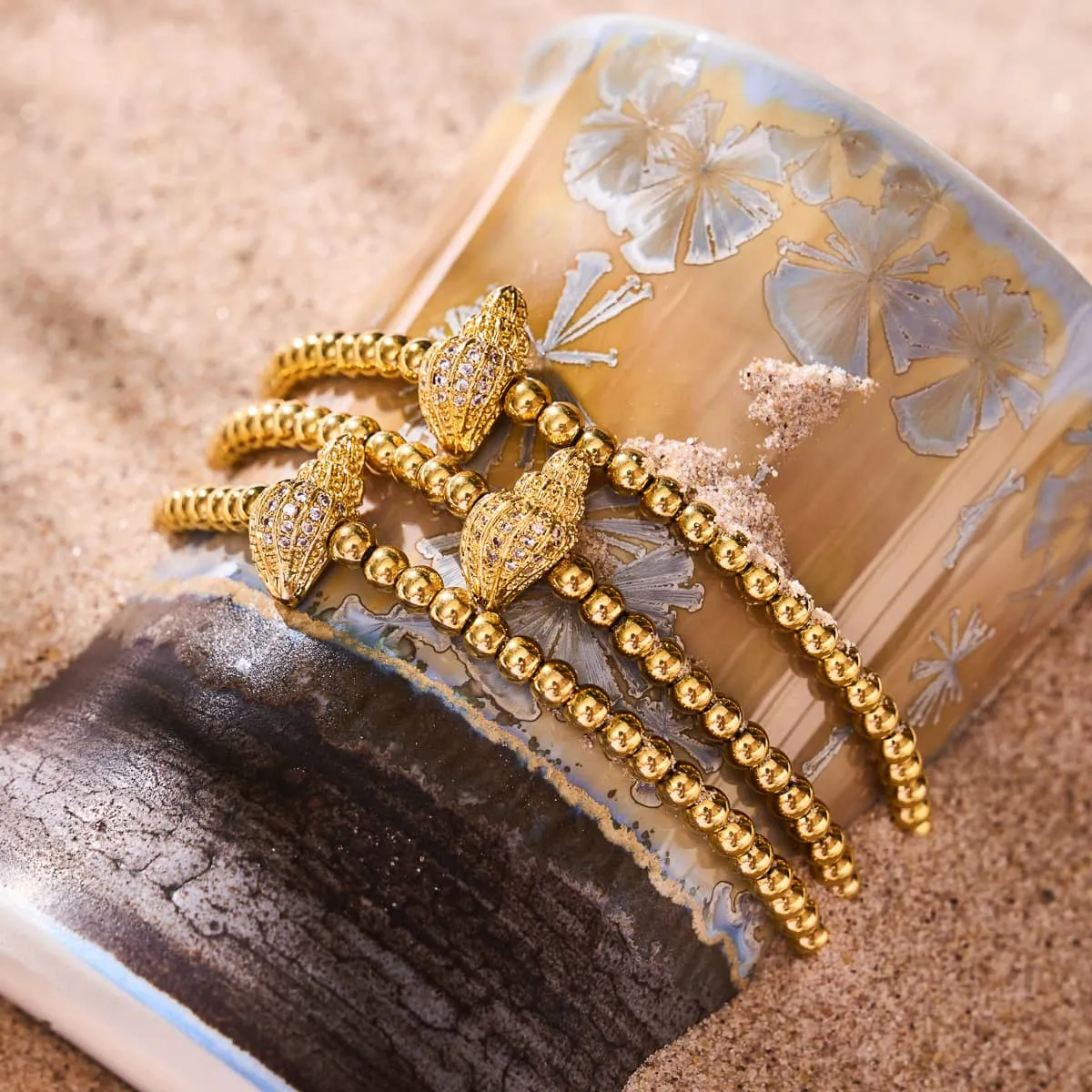 Isla | 18k Gold | Crystal Conch Shell Macrame Charmballa Bracelet