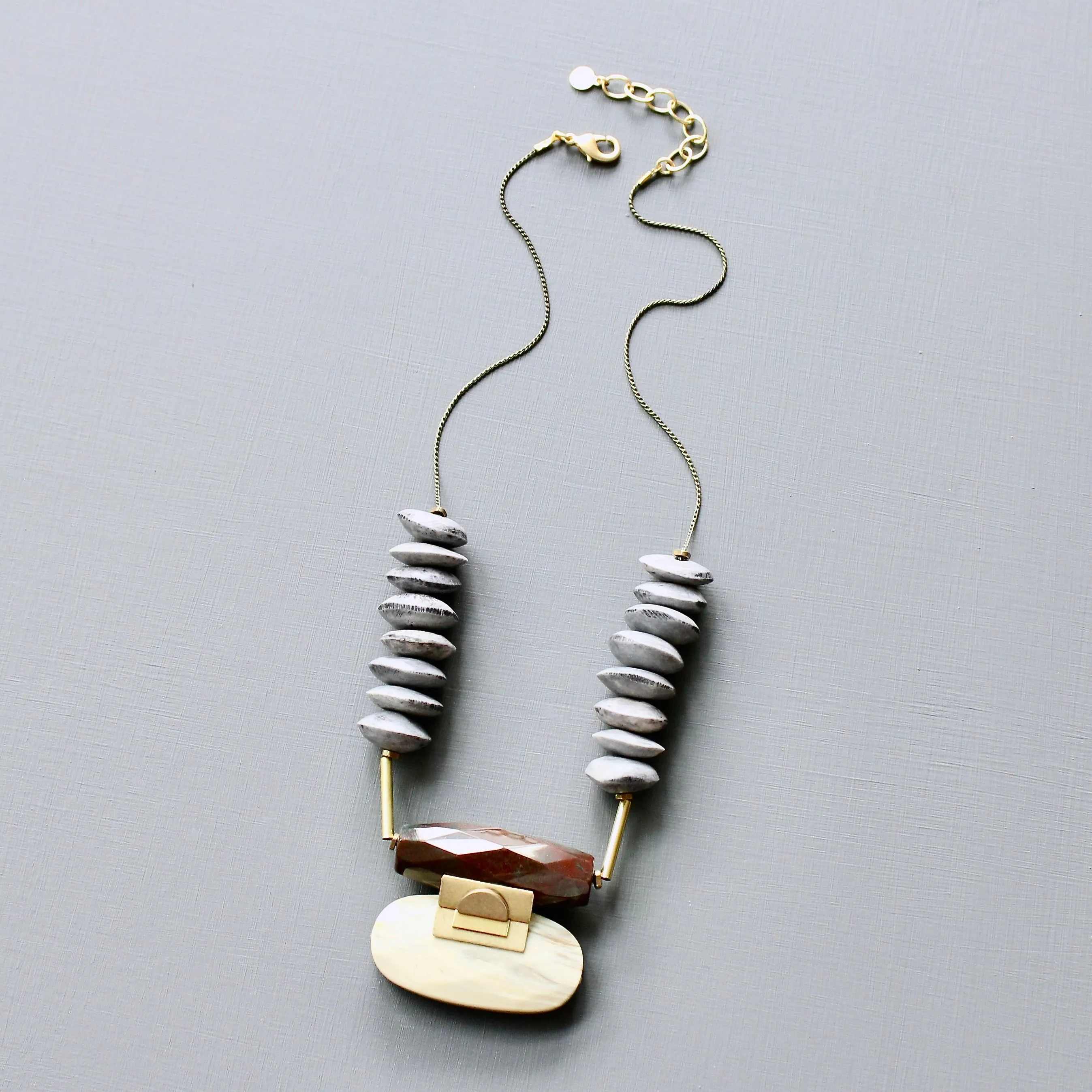 JLT220 Artdeco pendant necklace