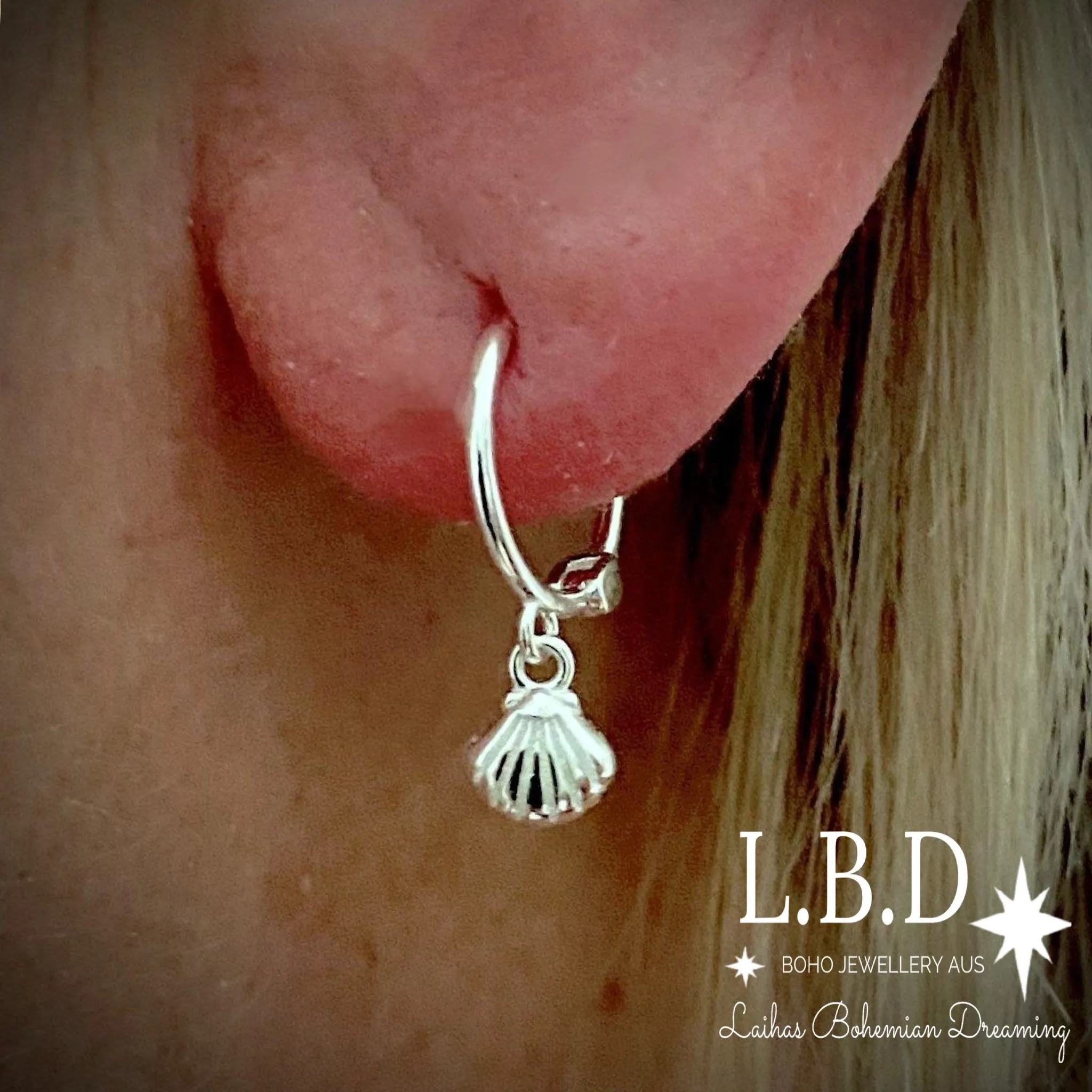 Laihas Mini Sea Shell Hoop Earrings