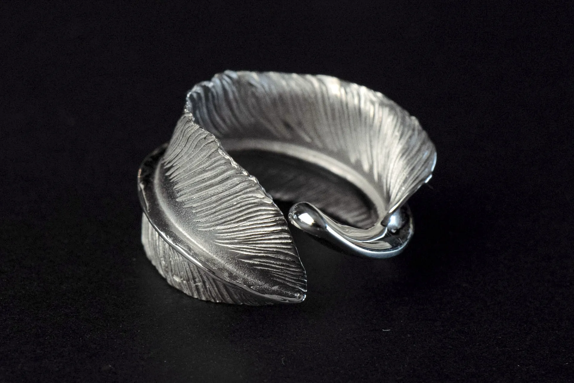 Legend "Curled" Large Feather Silver Ring