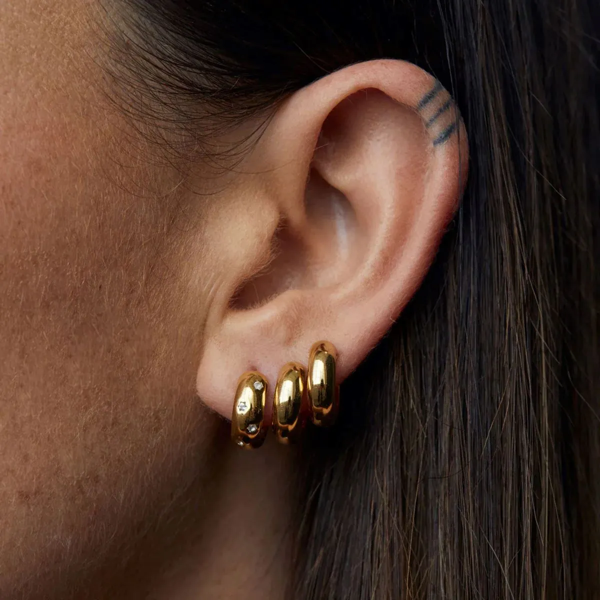 LINDA TAHIJA Solar Huggie Earrings - Gold Plated