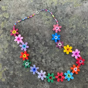 Matilda flowers beaded necklace