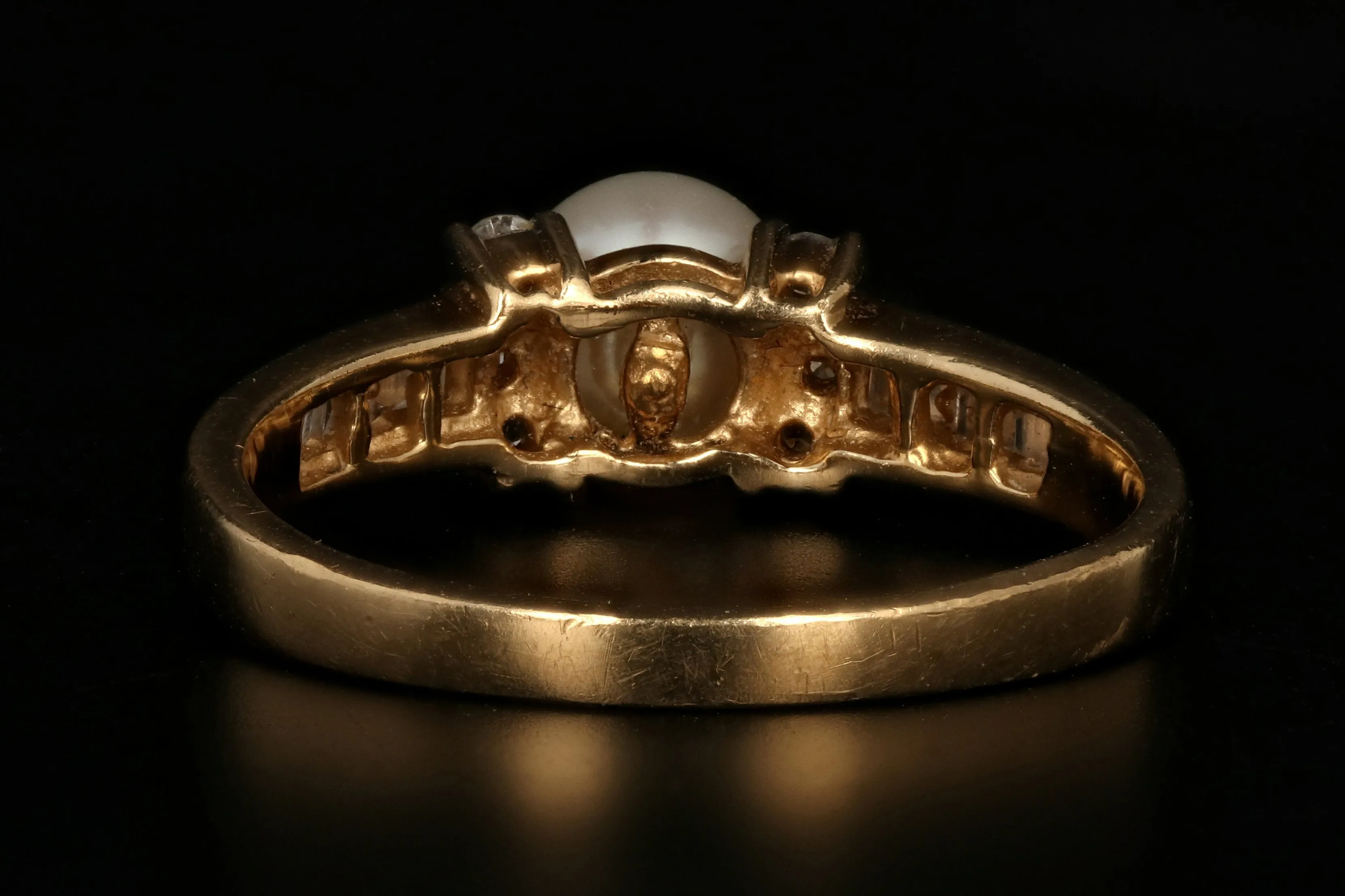 Modern 14K Yellow Gold 6.15mm Pearl And Diamond Ring