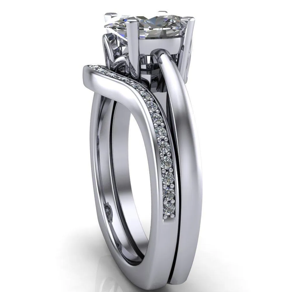 Oreli Oval Center Stone 4 Prong Basket Setting