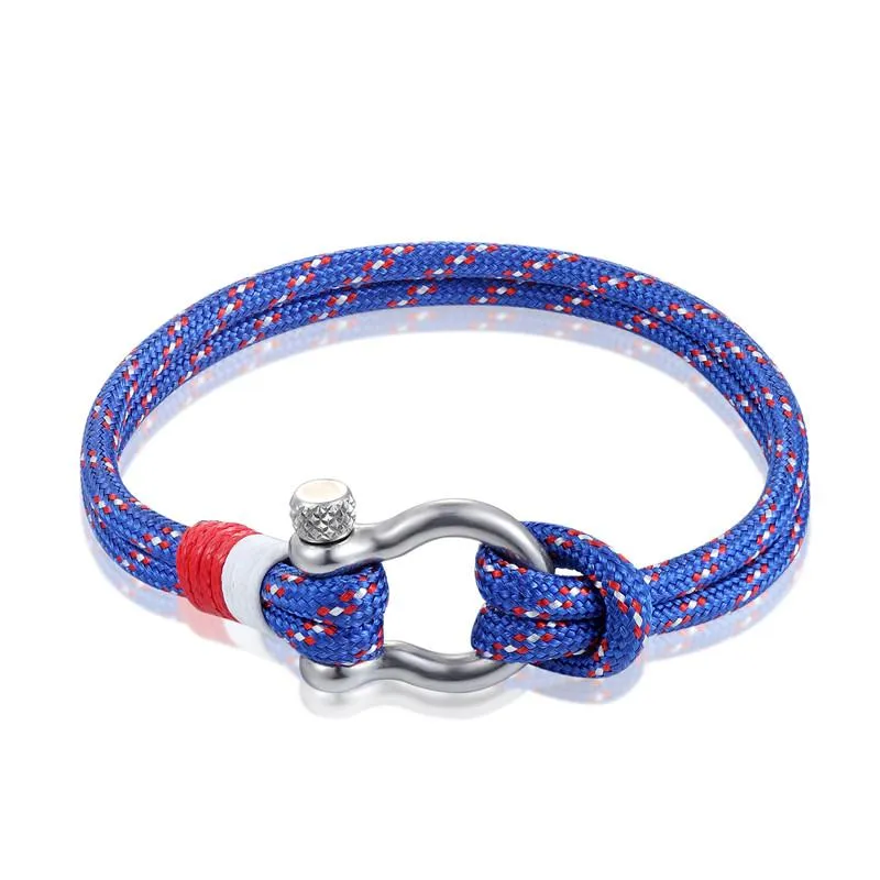 Outdoor Paracord Bracelet
