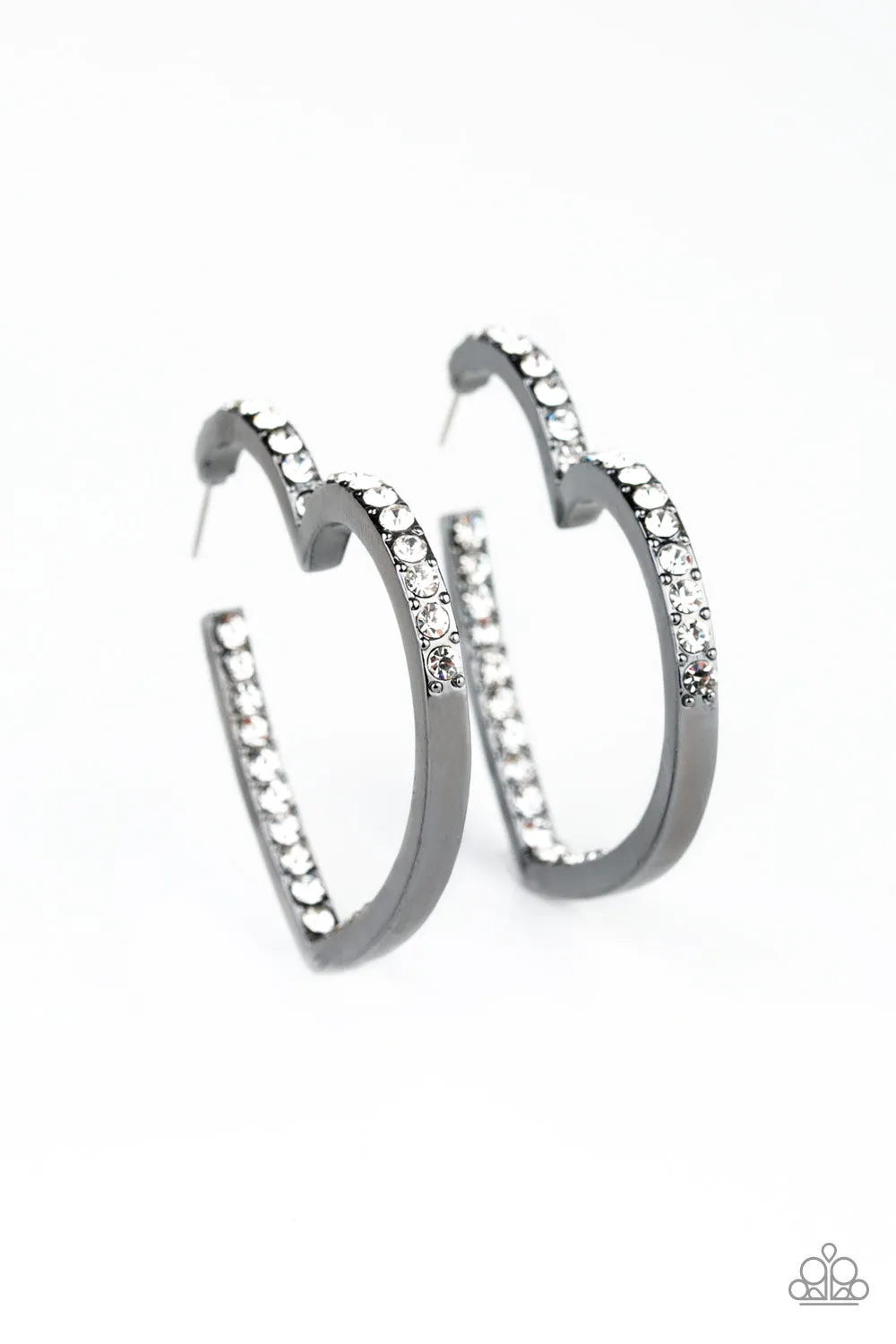 Paparazzi - Heartbreaker - Black Heart Earrings