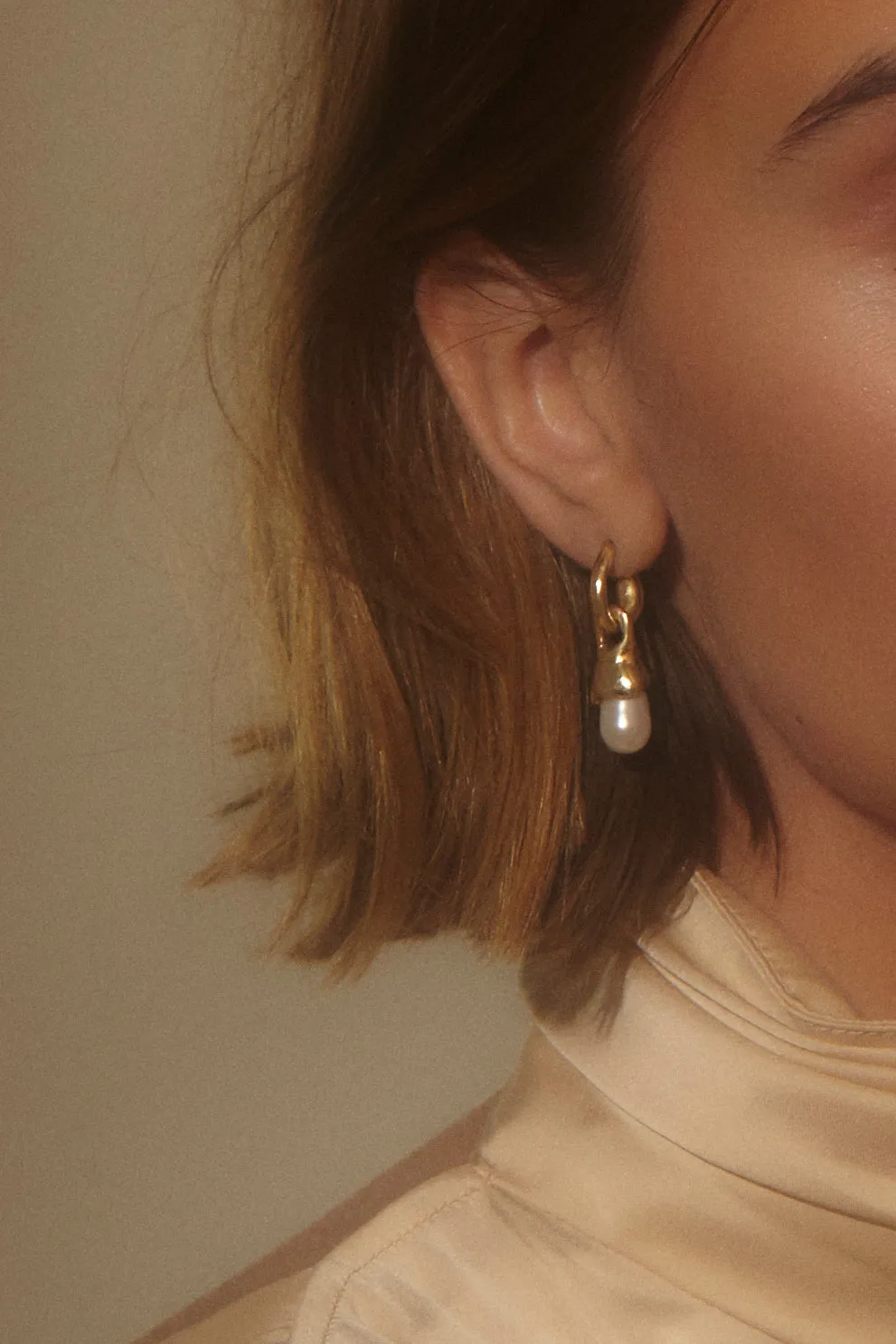 pearl hoop gold