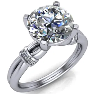 Renée Round Center Stone 4 Prong Diamond Shoulder Split Shank Set Ring