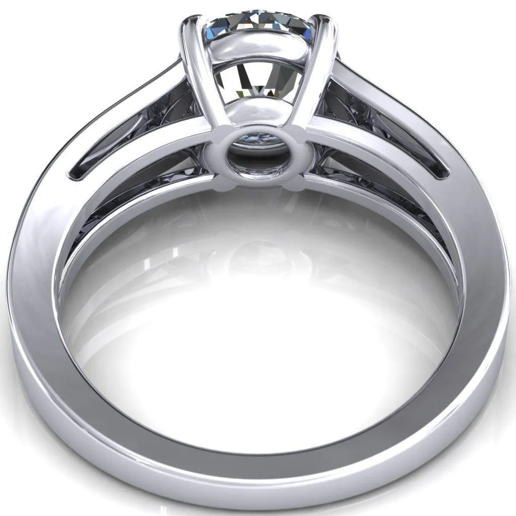 Tayah Round Center Stone 4 Prong Engagement Ring