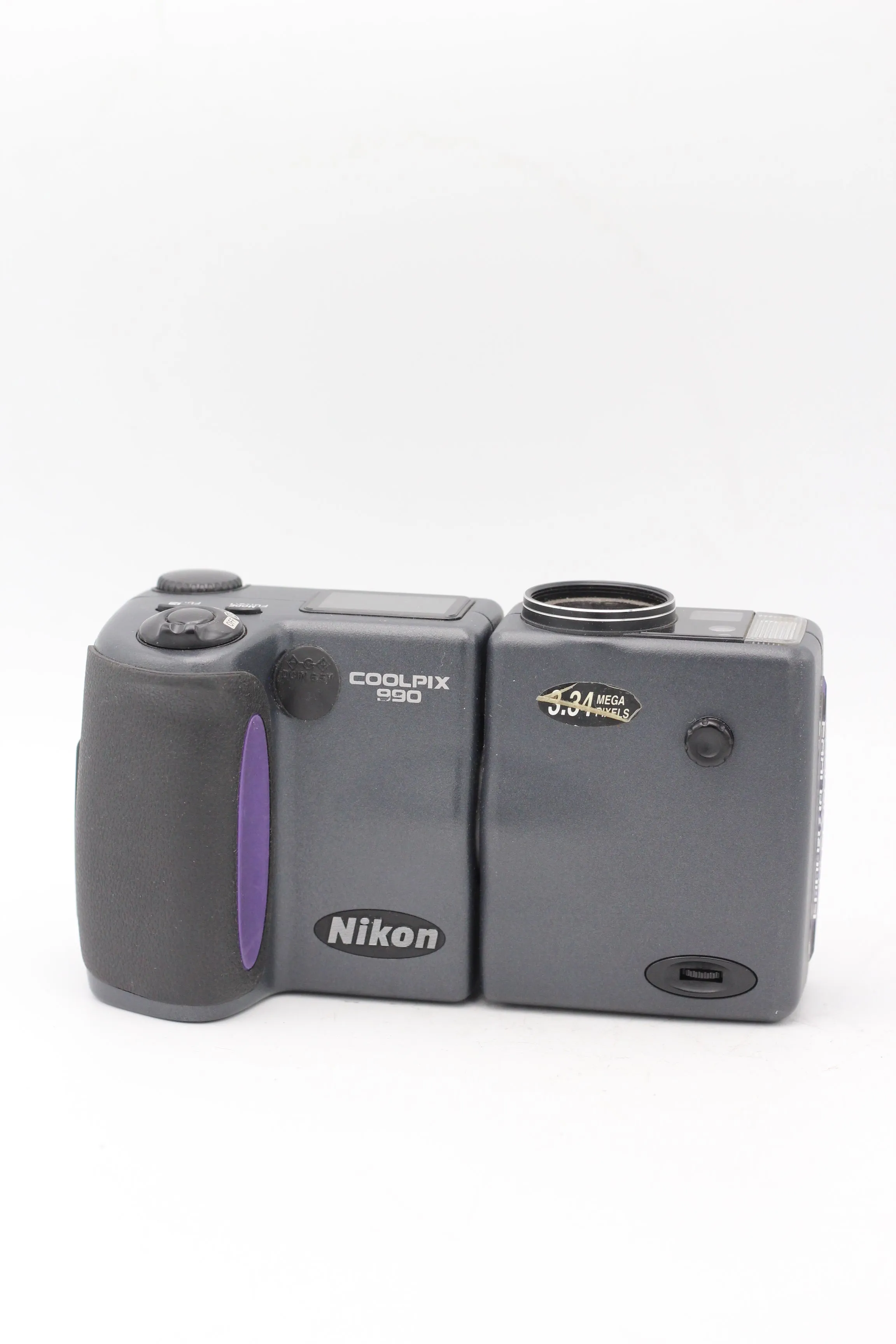 Used Nikon Coolpix 990 - Used Very Good