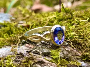 Vine Tanzanite Ring
