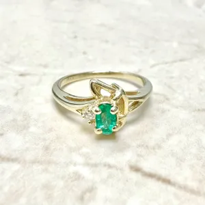 Vintage 14 Karat Yellow Gold Natural Emerald Solitaire Ring With Diamond Accent