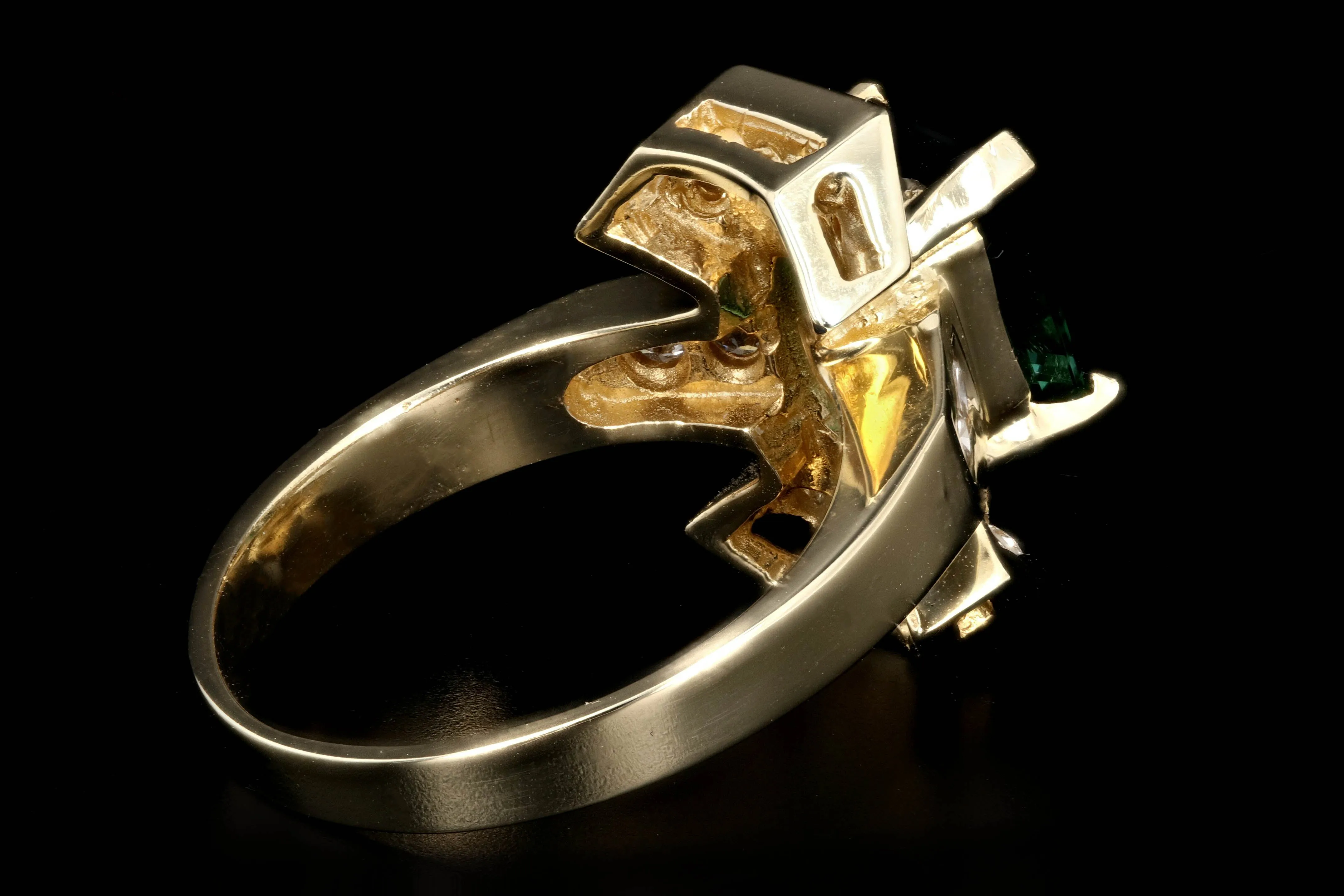 Vintage 14K Yellow Gold 1.6 CTR Green Tourmaline and Diamond Ring