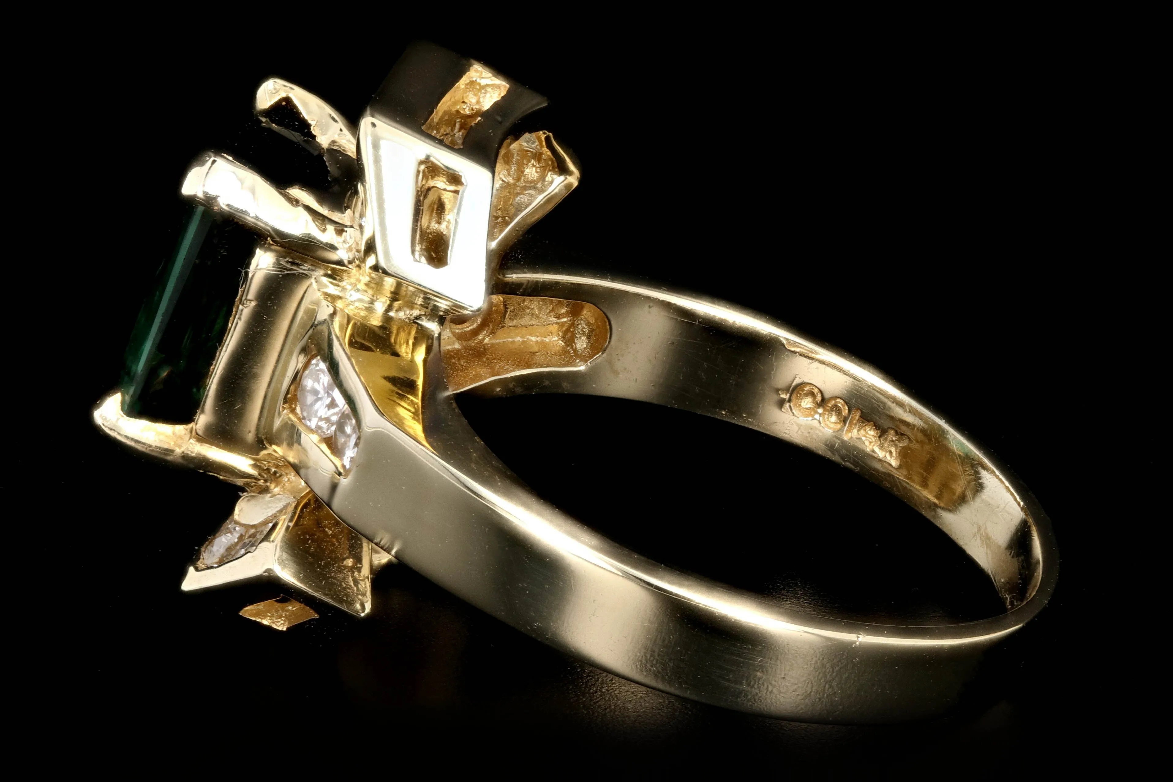Vintage 14K Yellow Gold 1.6 CTR Green Tourmaline and Diamond Ring