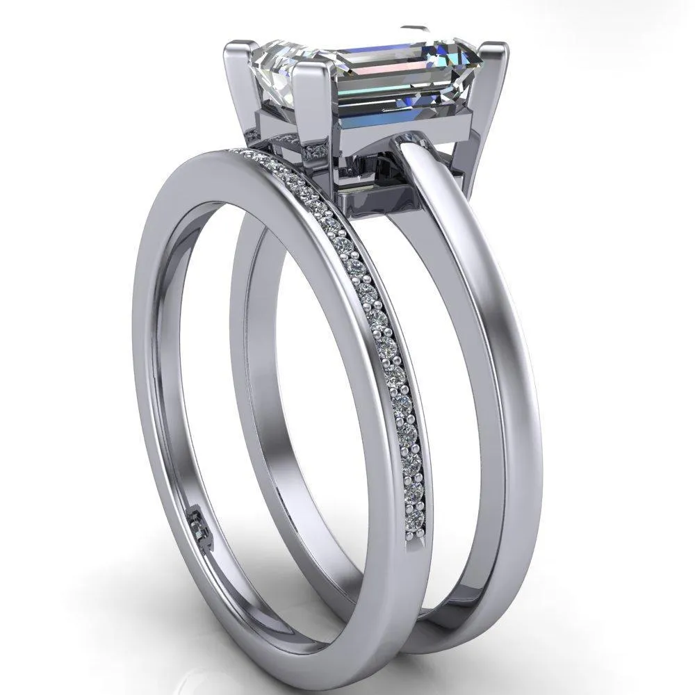 Virginie Emerald Center Stone 4 Prong Comfort Ring