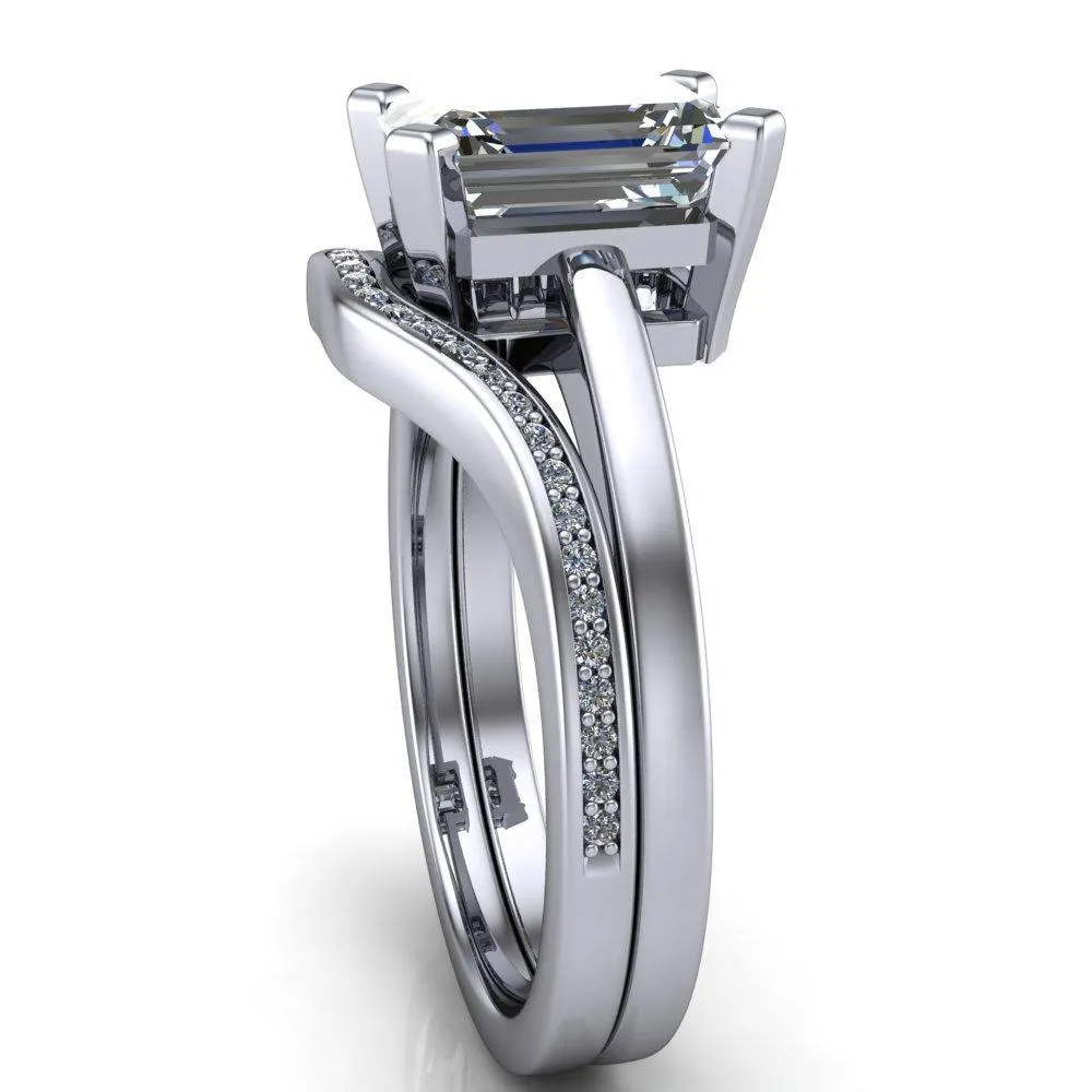 Virginie Emerald Center Stone 4 Prong Comfort Ring