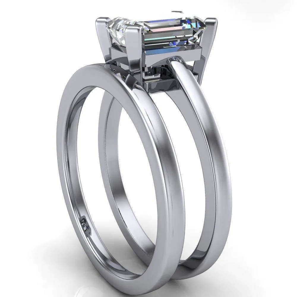 Virginie Emerald Center Stone 4 Prong Comfort Ring